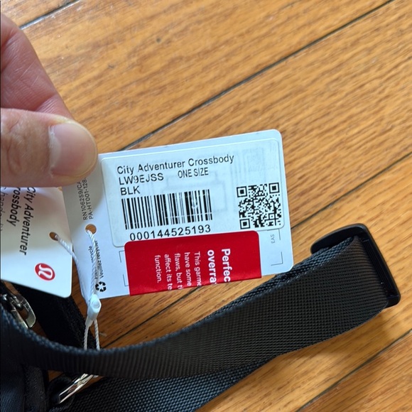 lululemon athletica Black City Adventurer Crossbody Bag - Picture 7 of 7